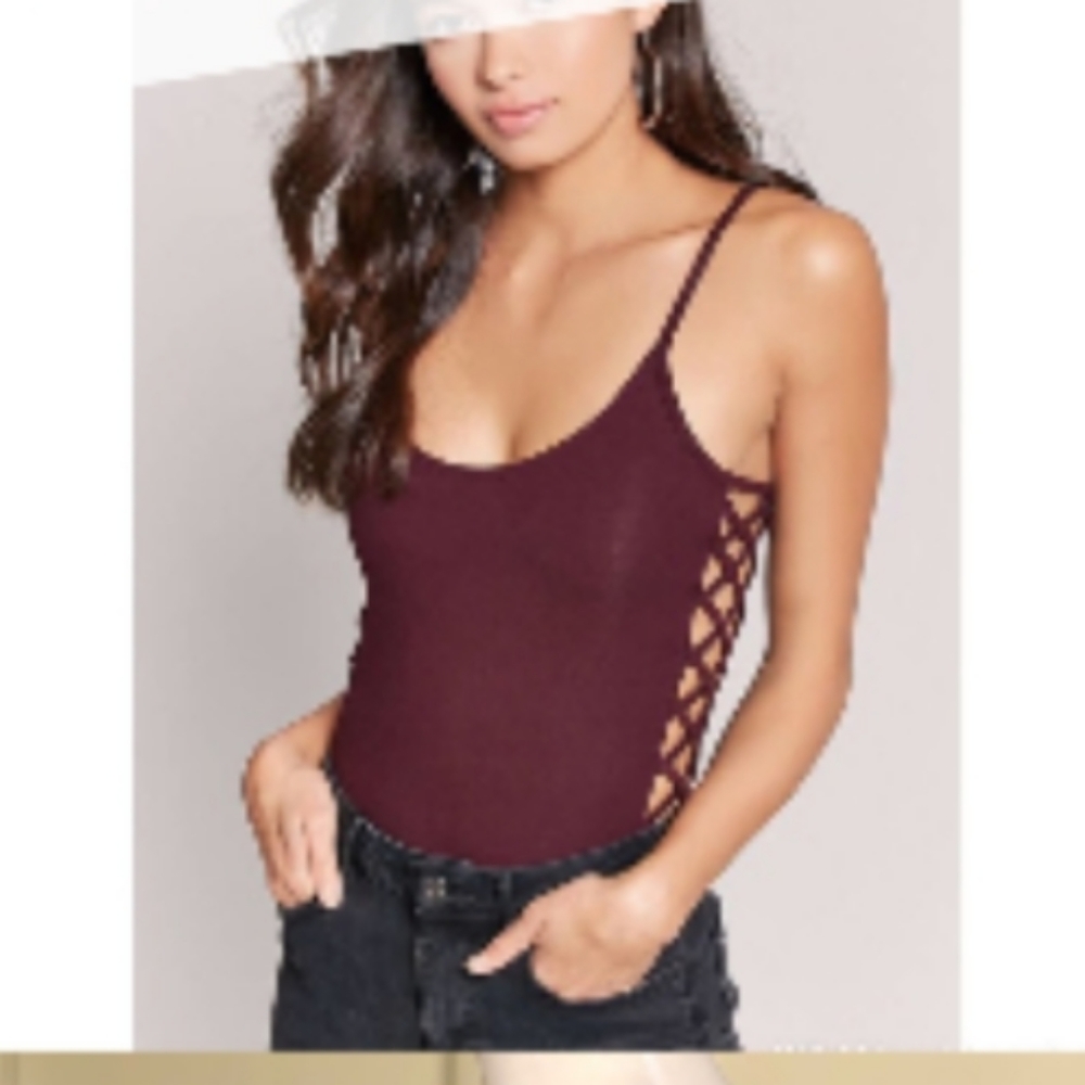 ✨5/$25✨ NWT Forever 21 cross side bodysuit - Picture 2 of 9
